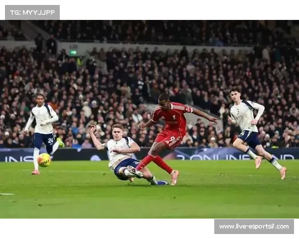 利物浦2-1热刺，伊萨克破门后伤退